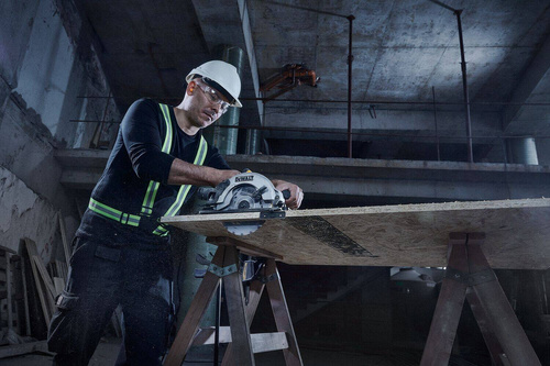 Pilarka tarczowa Dewalt DWE5615