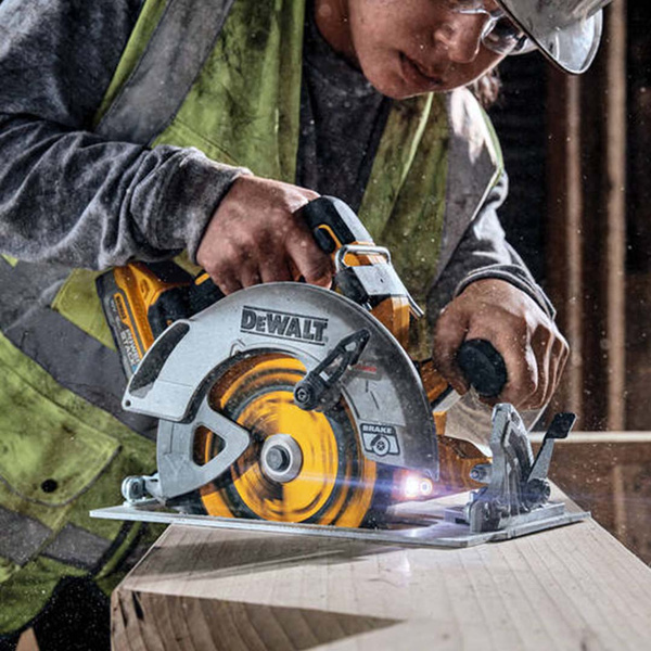 Pilarka tarczowa DeWALT DCS573H2T