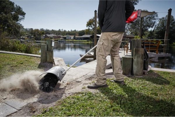 Szczotka druciana z osłoną Milwaukee M18 FOPH-BBA przystawka QUIK-LOK