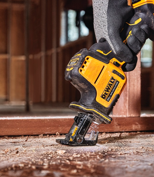 Pilarka szablasta Dewalt DCS369E1T