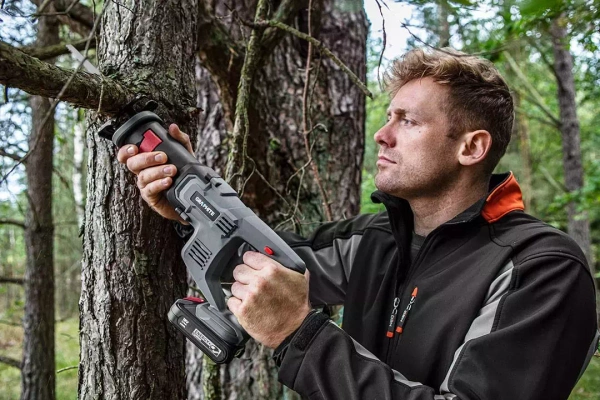 Pilarka szablasta Graphite 58G017