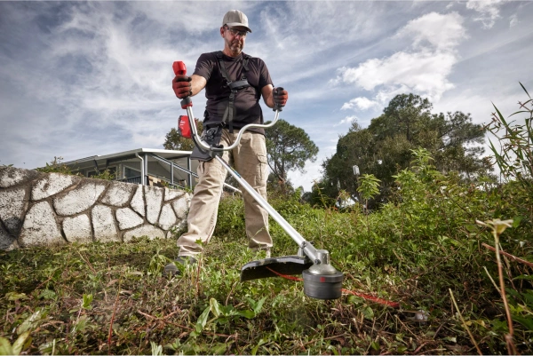 Podkaszarka akumulatorowa Milwaukee M18 FBCU-0
