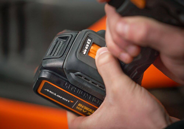 Zestaw elektronarzędzi Dewalt DCK200MP2T