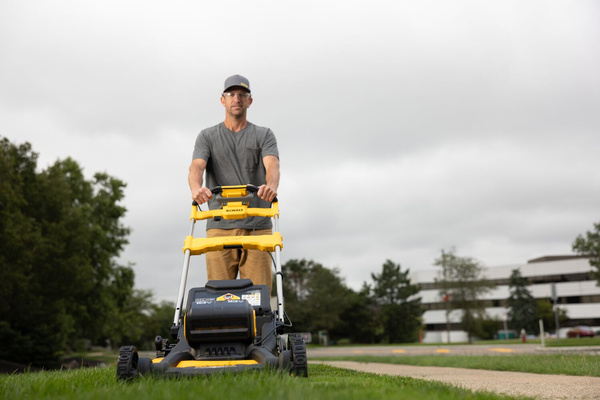 Kosiarka akumulatorowa Dewalt DCMWSP156W2