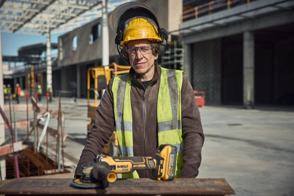 Szlifierka kątowa Dewalt DCG405NT