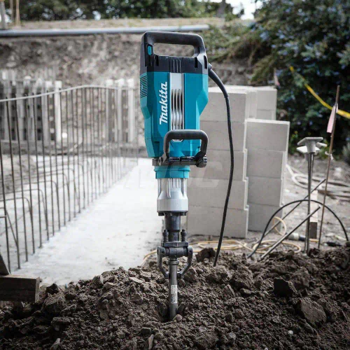 Młot wyburzeniowy Makita HM1512