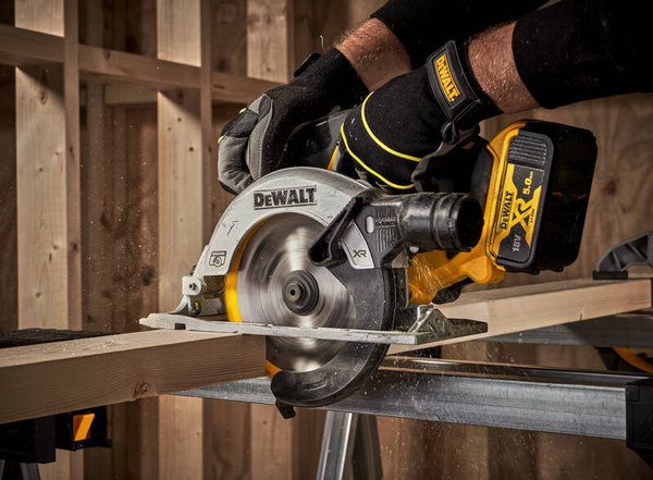 Pilarka tarczowa Dewalt DCS565P2