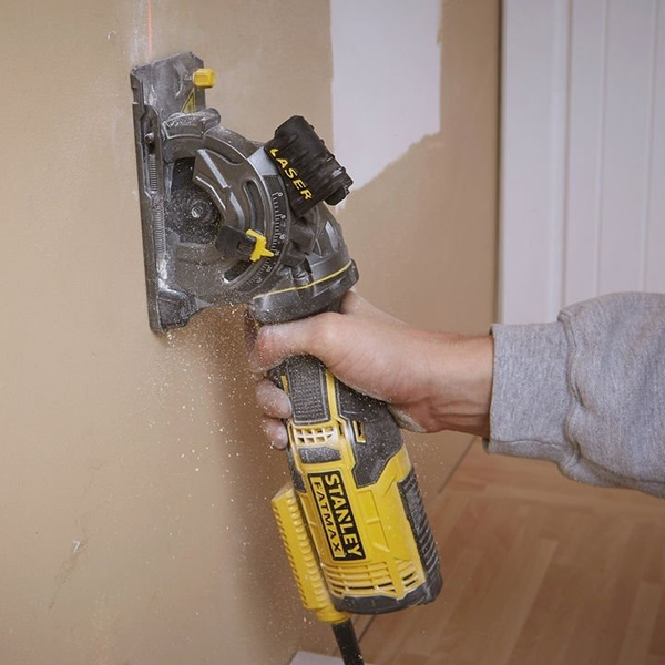 Pilarka tarczowa Stanley Fatmax FME380K