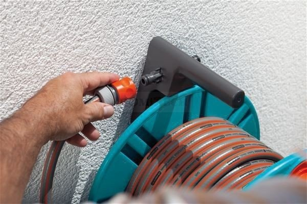 Bęben naścienny na wąż z rolką Gardena 02650-20