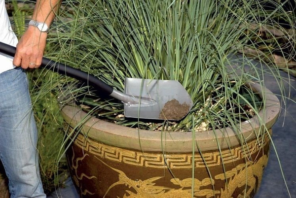 Szpadel Ergonomic™, ostry Fiskars 1025374