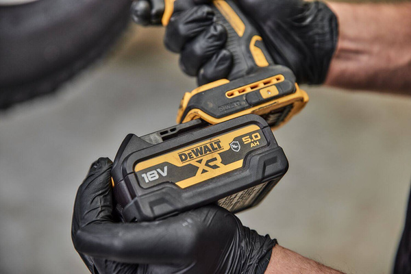 Akumulator olejoodporny Dewalt DCB184G 18V 5Ah