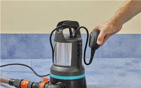 Pompa zanurzeniowa do czystej wody 11000 GARDENA 09032-20