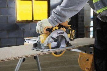 Pilarka tarczowa DeWalt DCS391M2