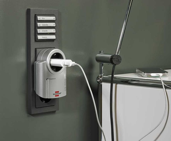 Adapter zabezpieczenie przepięciowe 13.500A Brennenstuhl 1506951