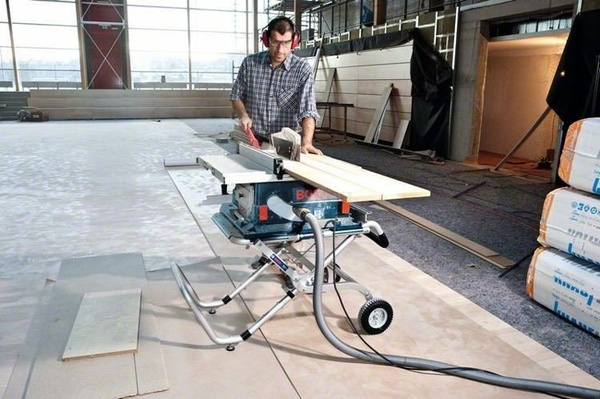 Mobilny stół do pilarek stołowych Bosch GTA 60 W