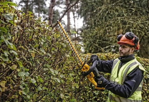 Akumulatorowe nożyce do żywopłotu DCMHT563N DeWalt