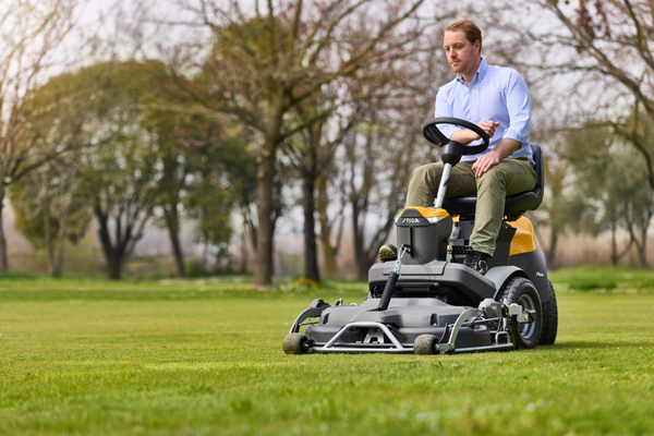 Kosiarka traktorek Stiga Park 500 WX (2F6130645/ST2)