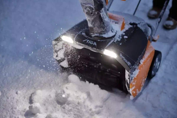 Odśnieżarka akumulatorowa ST 700e zestaw