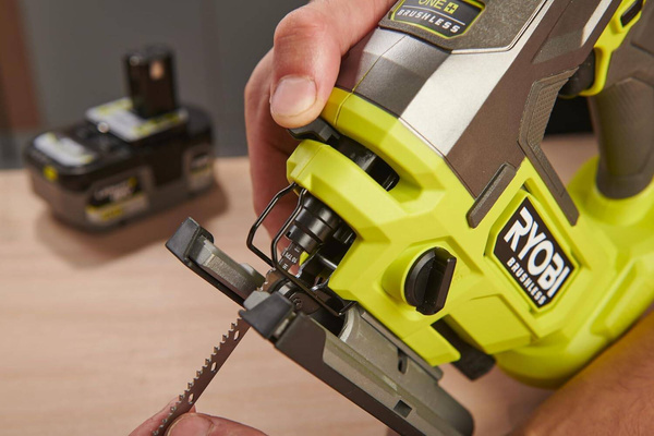 Wyrzynarka Ryobi RJS18BL-0