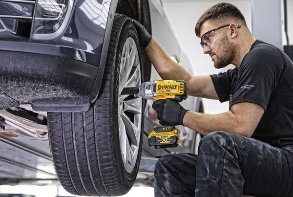 Klucz udarowy Dewalt DCF899N