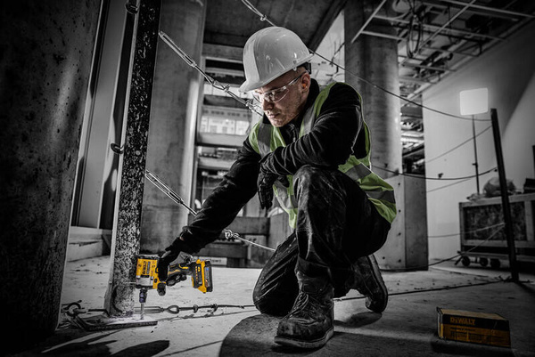 Klucz udarowy Dewalt DCF921N