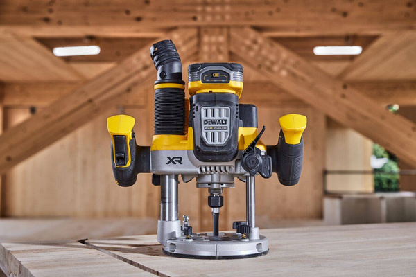 Frezarka Dewalt DCW620N