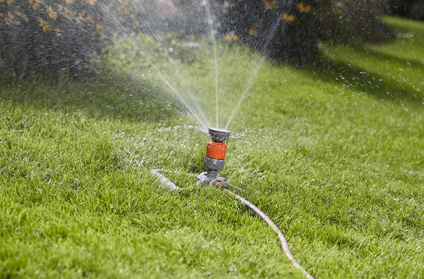 Zraszacz dookolny Vario na sankach Gardena 01948-20