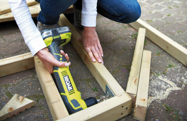 Wiertarka kątowa Ryobi RAD1801M