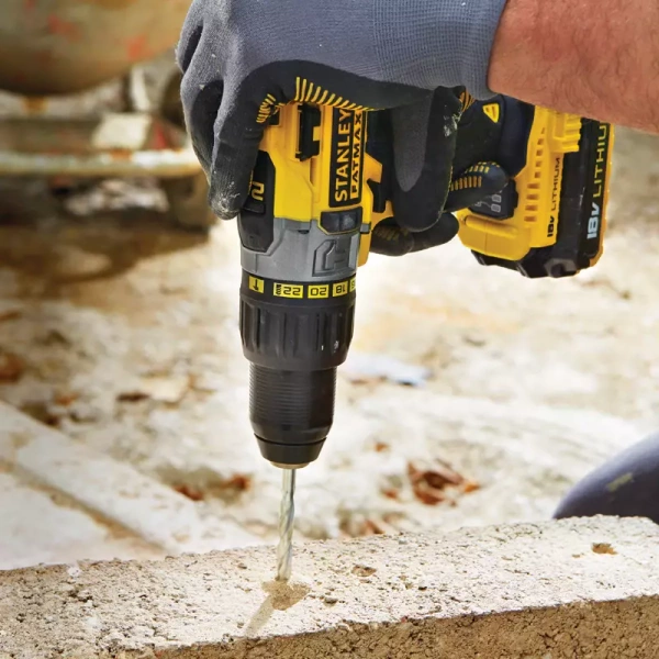 Wiertarko-wkrętarka Stanley FMC625 z walizką Stanley FMC625BK-XJ