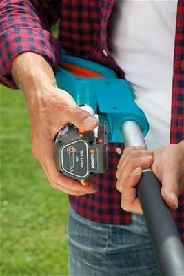 Nożyce do żywopłotu na wysięgniku Gardena THS Li-18/42 (08881-20)