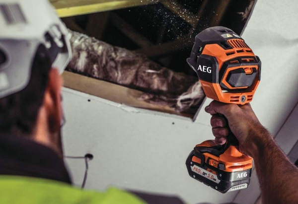 Akumulatorowa lampa budowlana BTL18-0 AEG