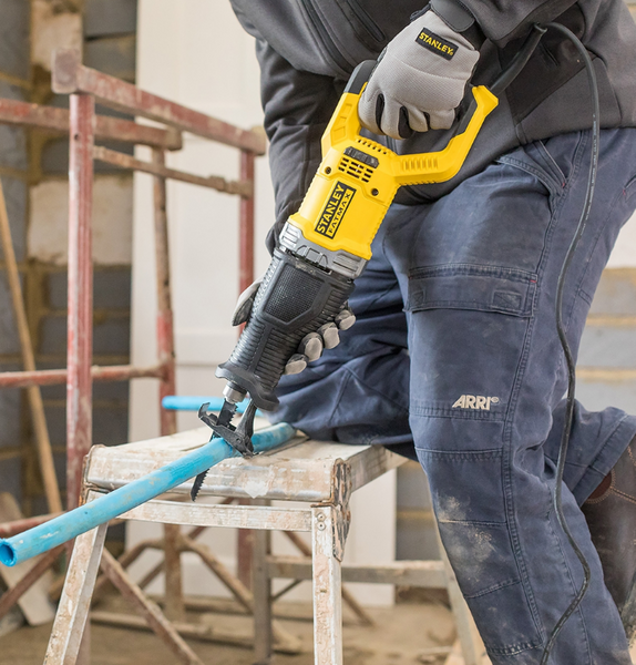 Pilarka szablasta Stanley Fatmax FME360