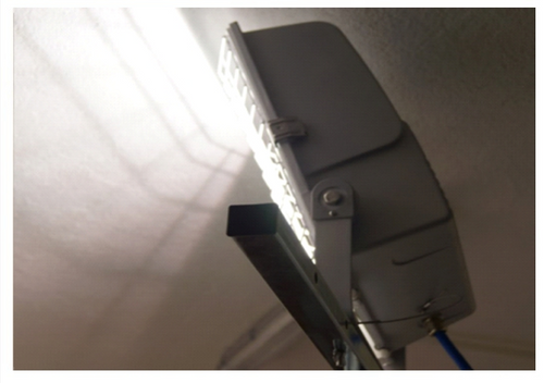 Naświetlacz metahalogenowy z przewodem LLM250 EX PARTNERSITE