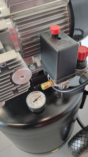 Kompresor bezolejowy MG Air DYNAMIC 90L Vertical 090DYN68VRG2