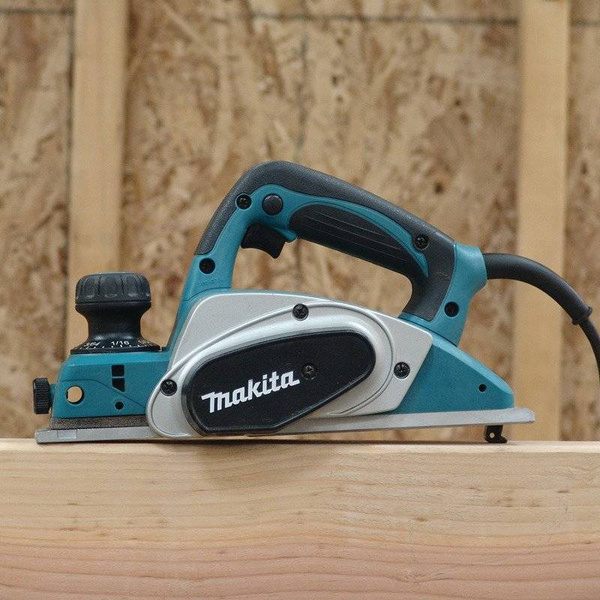 Strug do drewna Makita KP0810C