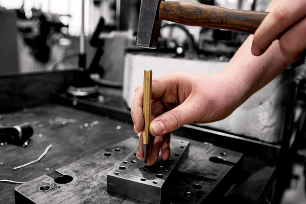 Punktak ślusarski 100x8x3mm RENNSTEIG 430 100 0