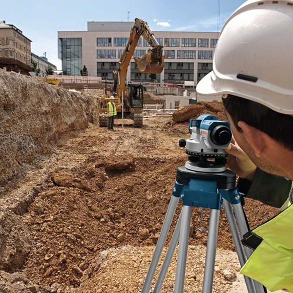 Niwelator optyczny Bosch GOL 32D