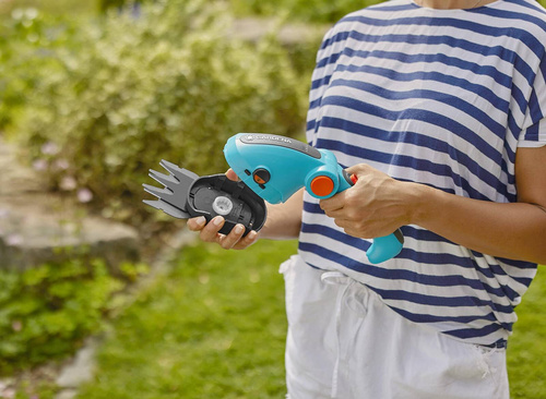 Nożyce do trawy Gardena ComfortCut Li z trzonkiem i kołami 09889-20