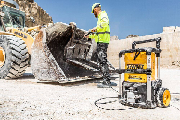 Myjka ciśnieniowa Dewalt DCMPW1600N