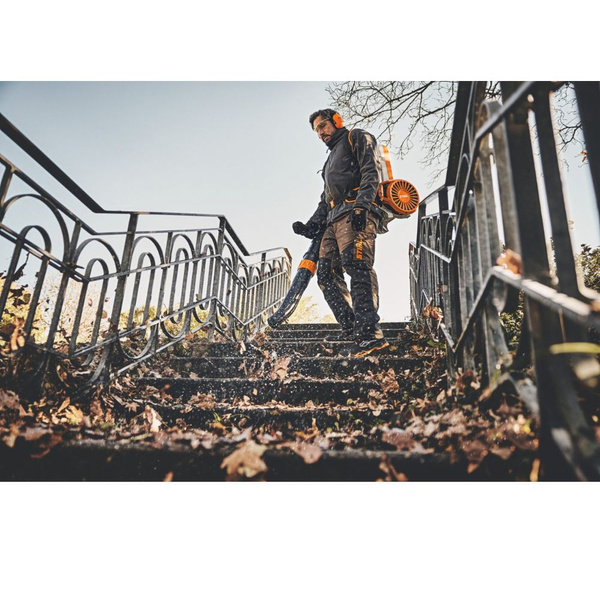 Dmuchawa akumulatorowa Stihl BGA 300 BA030115914