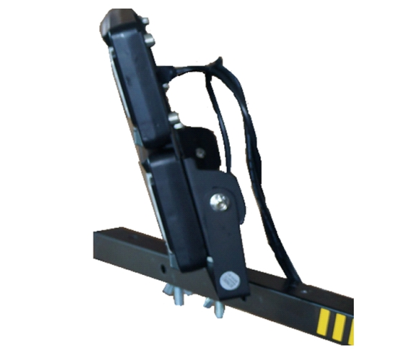 Maszt oświetleniowy LM3x100F PARTNERSITE