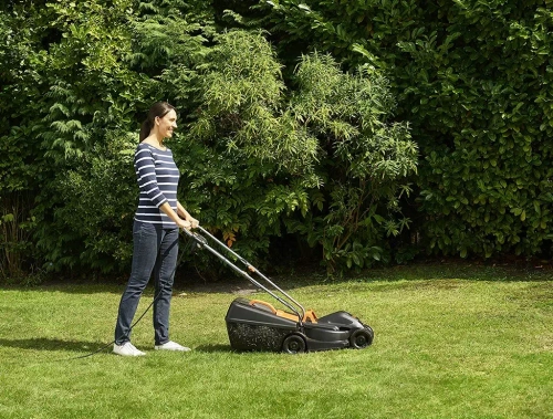 Kosiarka do trawy 250 m2 Black&Decker BEMW351-QS