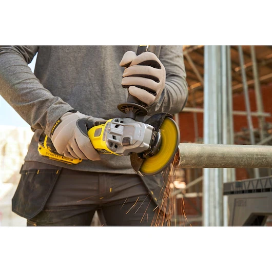 Szlifierka kątowa Stanley Fatmax SFMCG710M1T-QW