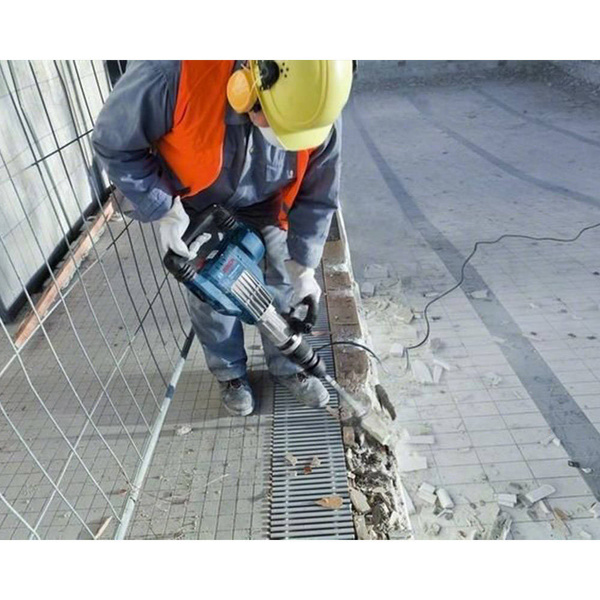 Młot wyburzeniowy Bosch GSH 11 VC