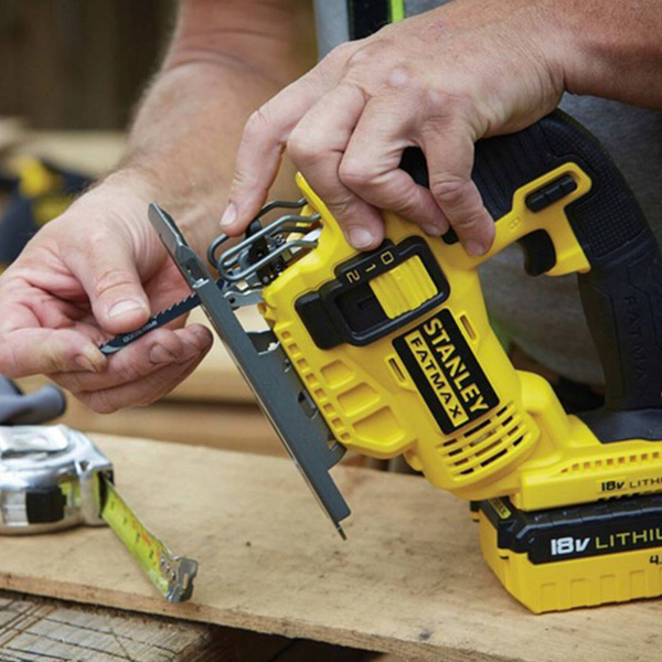 Wyrzynarka Stanley Fatmax FMC650M2