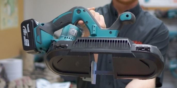 Piła taśmowa Makita DPB181Z