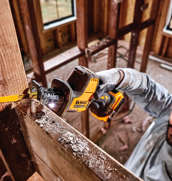 Pilarka szablasta Dewalt DCS369NT 