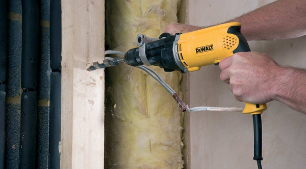 Wiertarka bez udaru ze sprzęgłem bezpieczeństwa DeWalt D21441