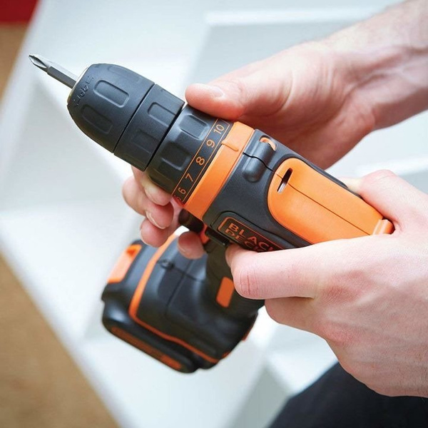 Wiertarko-wkrętarka Li-Ion 10,8V Black&Decker BDCDD12BAFC
