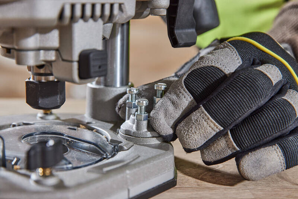 Frezarka Dewalt DCW620H2